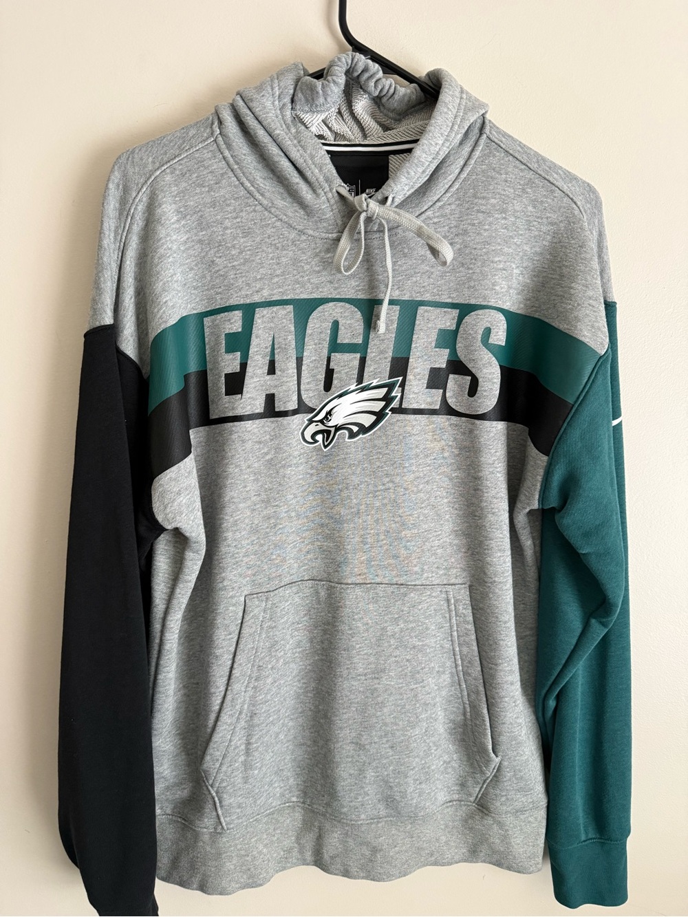 Mens EAGLES Philly Football NFL Nike Hoodie Small Sweatshirt Colorblock Gray